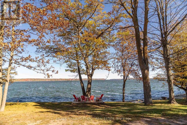 11858 Loyalist Parkway, Prince Edward County (hallowell Ward)