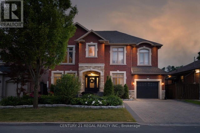 127 Sultana Avenue, Toronto (englemount-Lawrence)