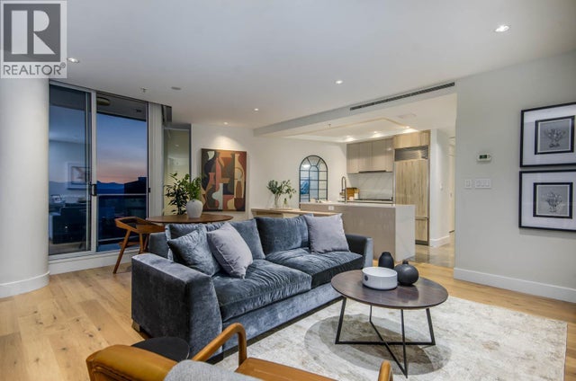 3x05 1077 W Cordova Street, Vancouver