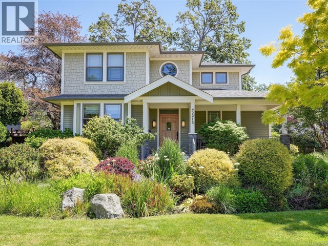 3215 Henderson Rd, Oak Bay