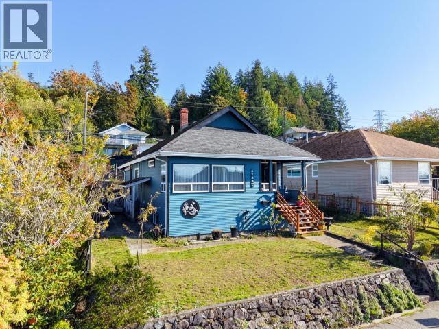 5732 Maple Ave, Powell River