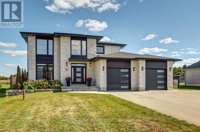 8476 Imperial Road S, Malahide