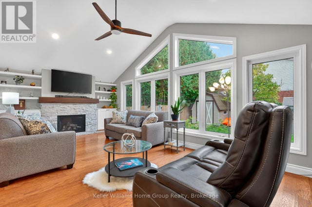 328 Burnett Avenue, Cambridge