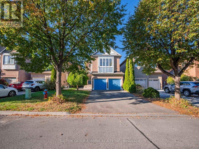 54 Golden Oak Avenue, Richmond Hill (rouge Woods)