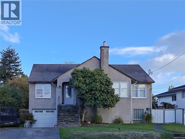 2819 Richmond Rd, Saanich