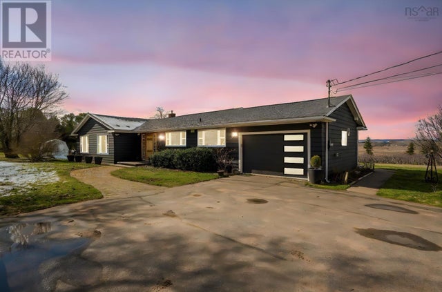 10165 Highway 1, Greenwich