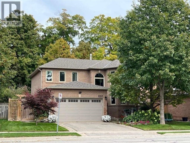 1257 Mccraney Street E, Oakville