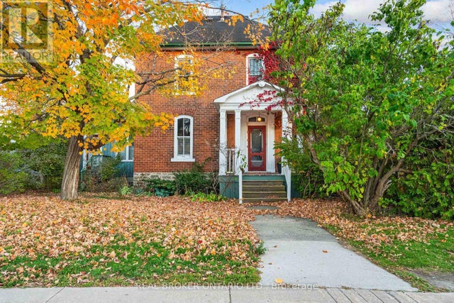 74 Lake Avenue W, Carleton Place