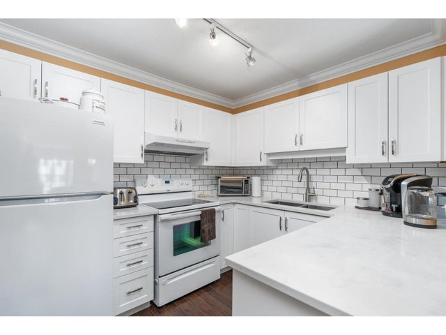 402 2962 Trethewey Street, Abbotsford