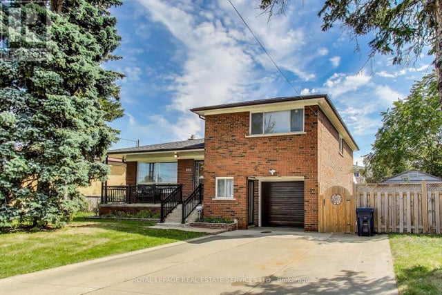 251 Driftwood Avenue, Toronto (black Creek)