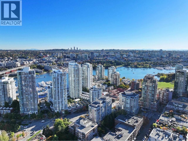 602 1177 Pacific Boulevard, Vancouver