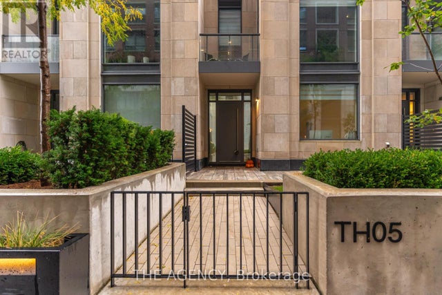 Th05 - 33 Frederick Todd Way, Toronto (thorncliffe Park)