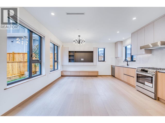 966 E 55th Avenue, Vancouver