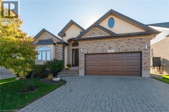 198 Piccadilly Square, New Hamburg