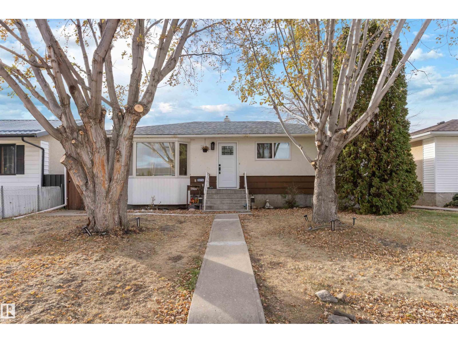 5614 48a St, Vegreville