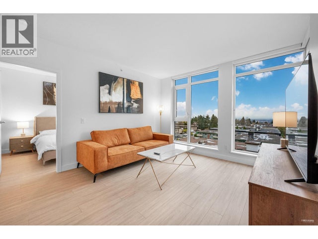 703 6398 Silver Avenue, Burnaby