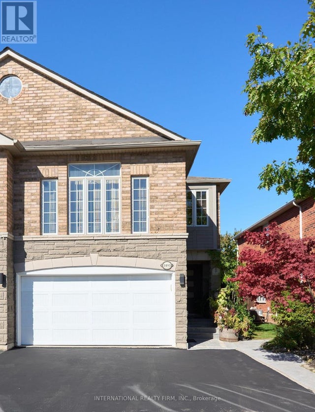 1493 Warbler Road, Oakville (wt West Oak Trails)