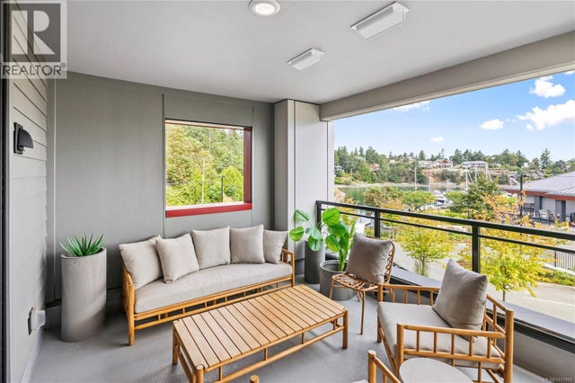 202 3529 Dolphin Dr, Nanoose Bay