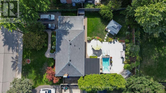 2105 Maplewood Drive, Burlington (brant)