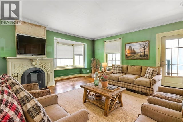 36 Elgin E/s Street W, Conestogo