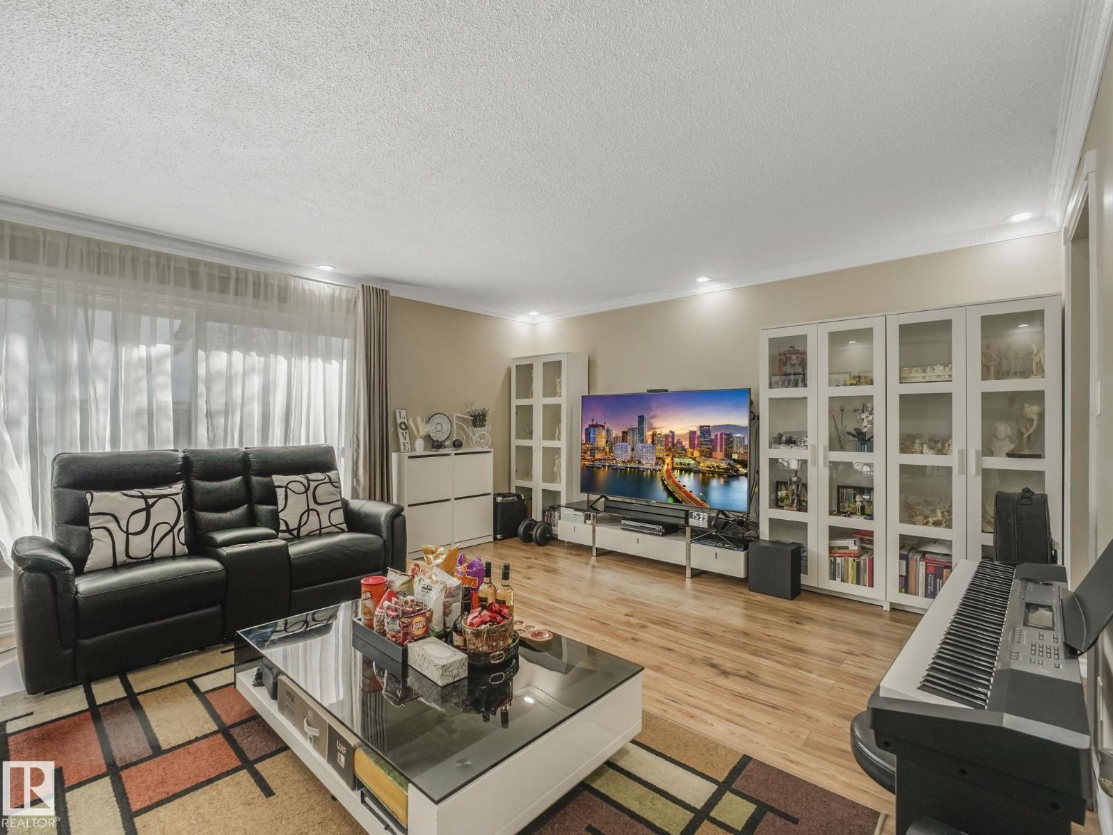 #k8 1 Garden Grove Nw, Edmonton