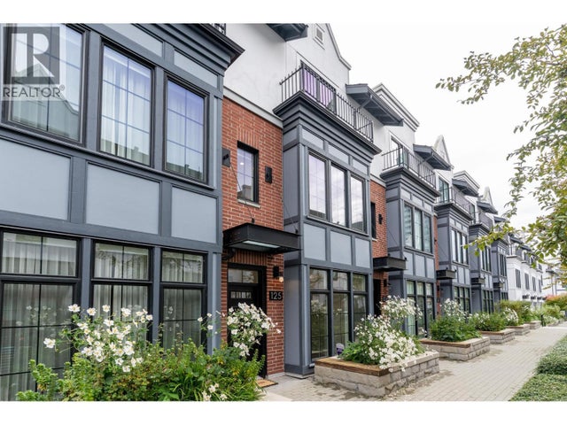 125 2070 Curling Road, North Vancouver