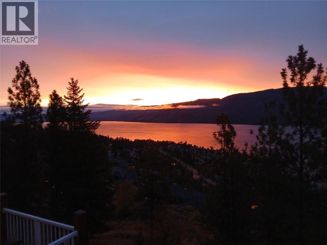 4450 Ponderosa Drive Unit# 204, Peachland