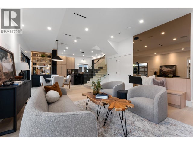 6 371 E 33rd Avenue, Vancouver