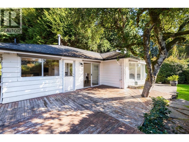 4110 Burkeridge Place, West Vancouver