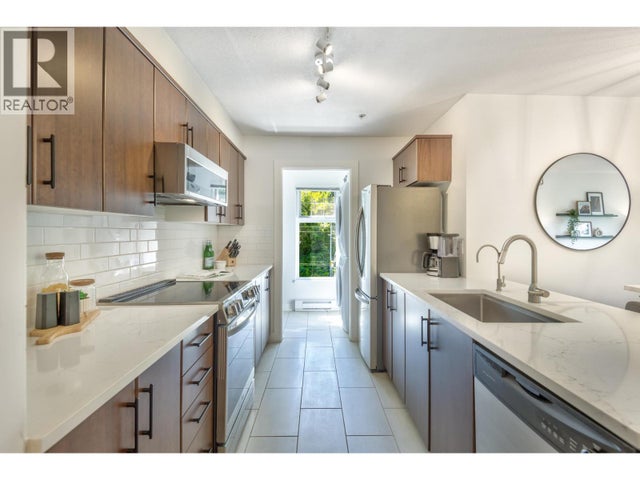 302 3240 St Johns Street, Port Moody