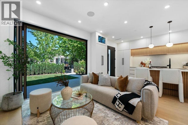 1 2858 W 12th Avenue, Vancouver