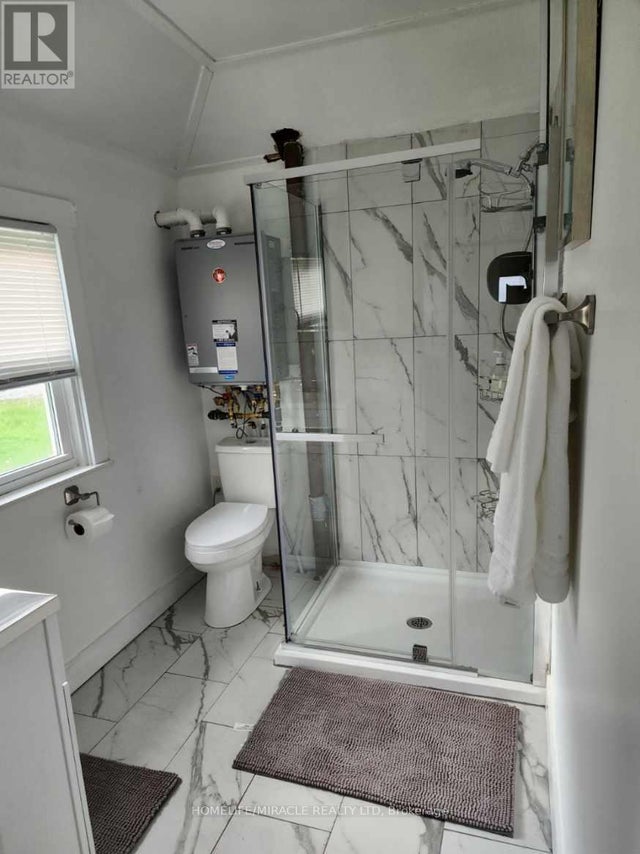 18222 Erie Shore Drive, Chatham-Kent (blenheim)