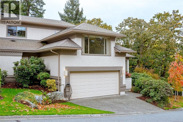 47 4300 Stoneywood Lane, Saanich