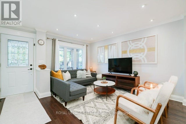 331 Scarborough Road, Toronto (east End-Danforth)