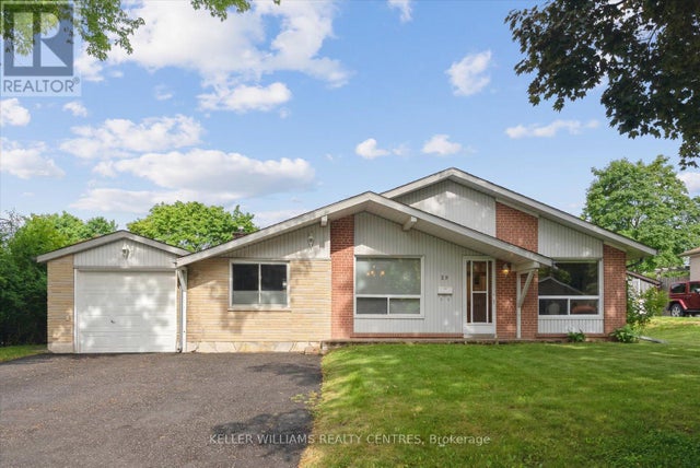 29 Seaton Drive, Aurora (aurora Highlands)