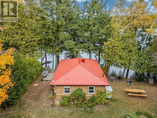 1049 Hawthorn Lane, Frontenac (frontenac Centre)