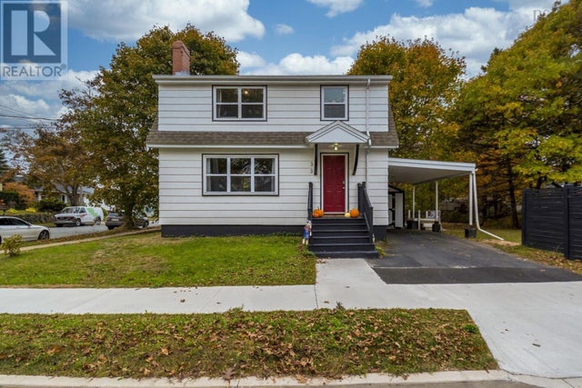 33 Pinehill Road, Dartmouth