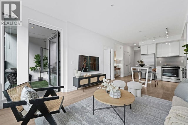 206 725 Marine Drive, North Vancouver