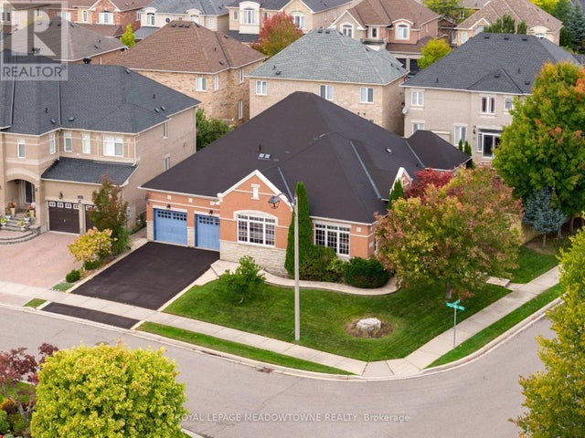 32 Nova Scotia Road, Brampton (bram West)