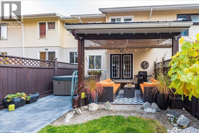 3395 Laurel Crescent, Trail