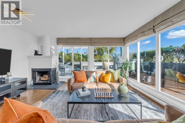 2243 Oak Street, Vancouver