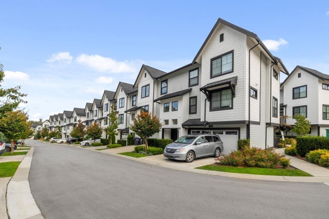 55 7967 197 Street, Langley