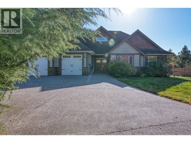 5005 Bay Road, Sechelt