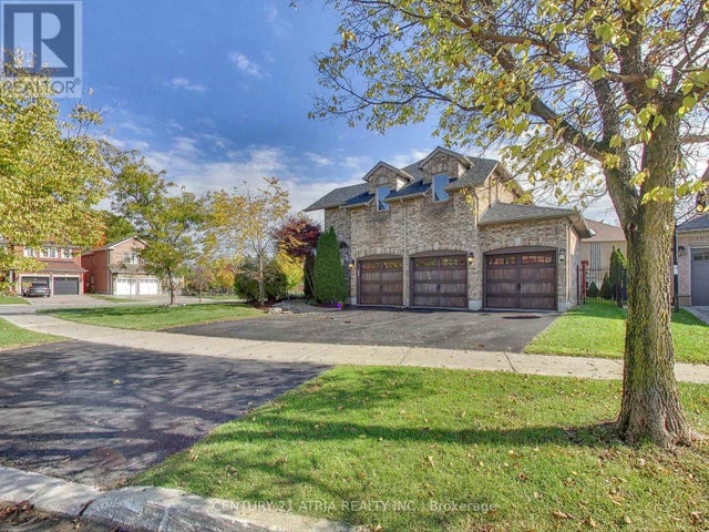 2 Whalen Court, Richmond Hill (westbrook)