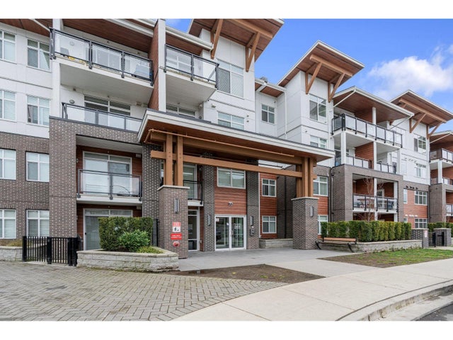 414 5415 Brydon Crescent, Langley