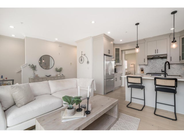 3 1424 Everall Street, White Rock