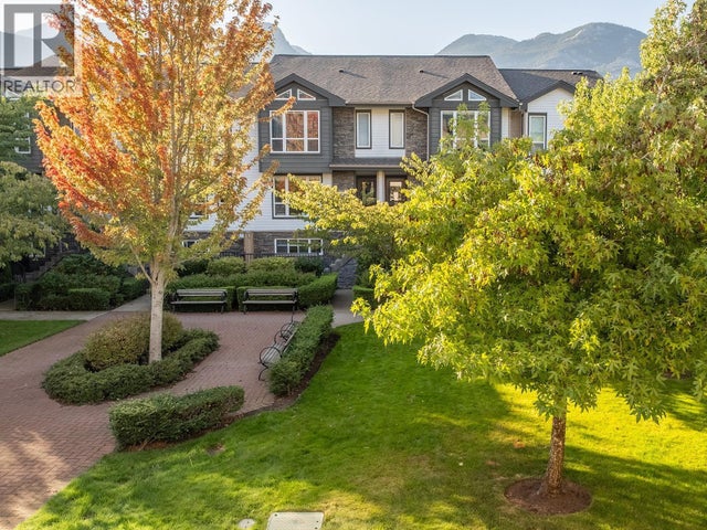 2 1261 Main Street, Squamish