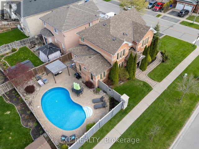 2 Hesham Drive, Whitby (brooklin)