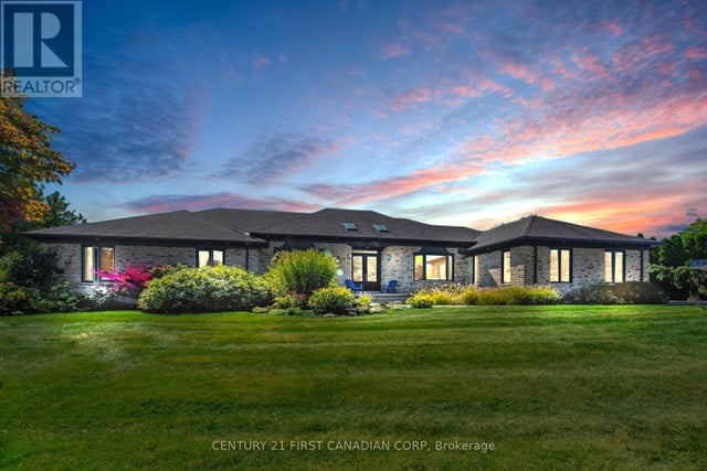 768 Franklinway Crescent, London North (north R)