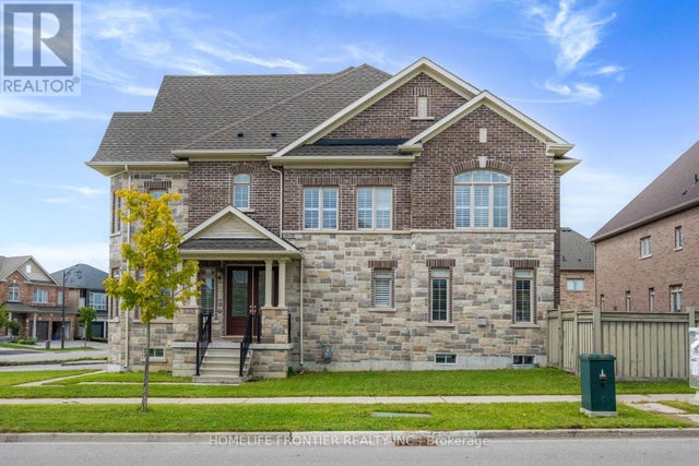 38 William Graham Drive, Aurora